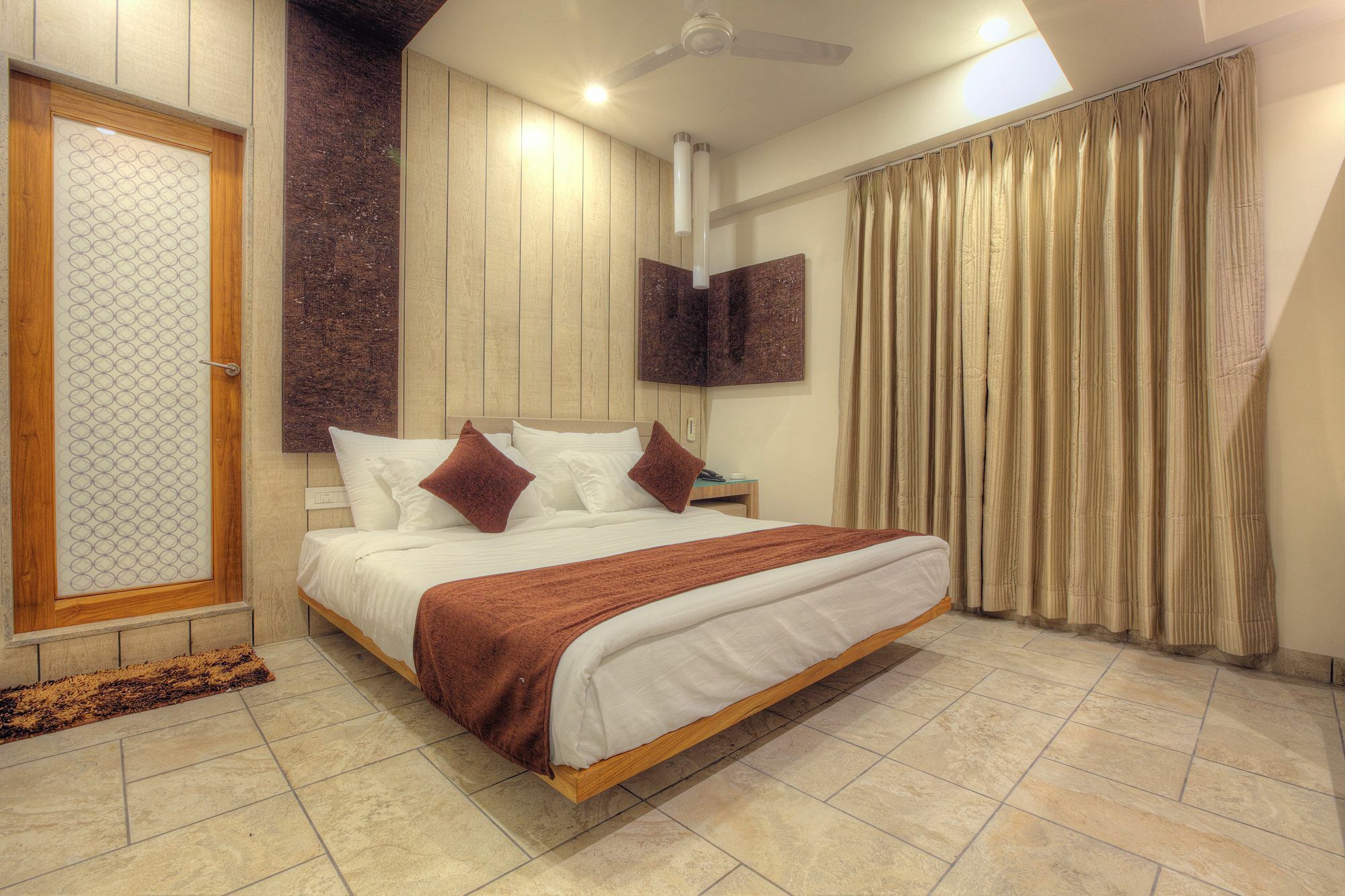 אחמדאבאד Scenaria Hotel מראה חיצוני תמונה
